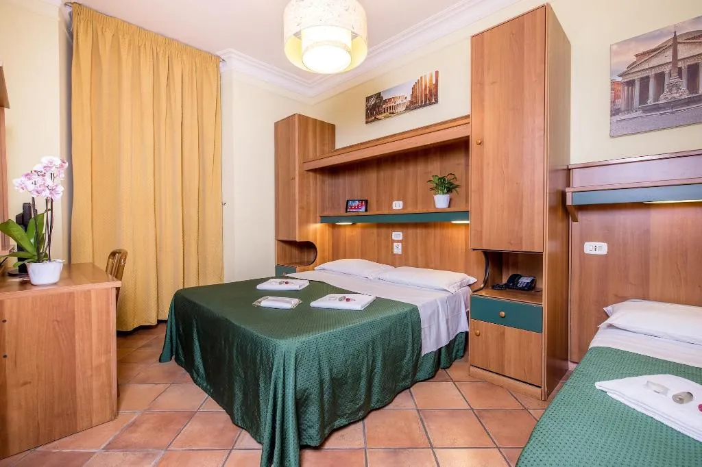 Room, Trastevere, Rome