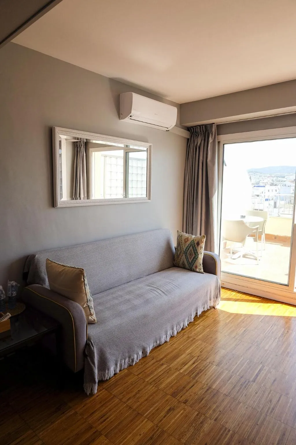 Room, Subur, Costa Brava