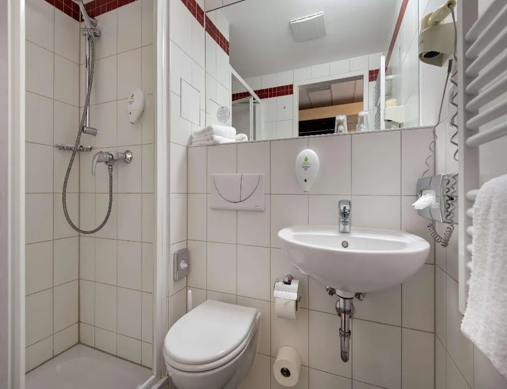 Room, Premier Inn Berlin City Süd, Berlin