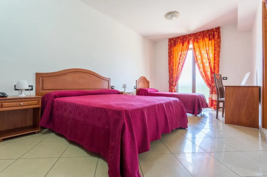 Room, Hotel Plaza, Naples