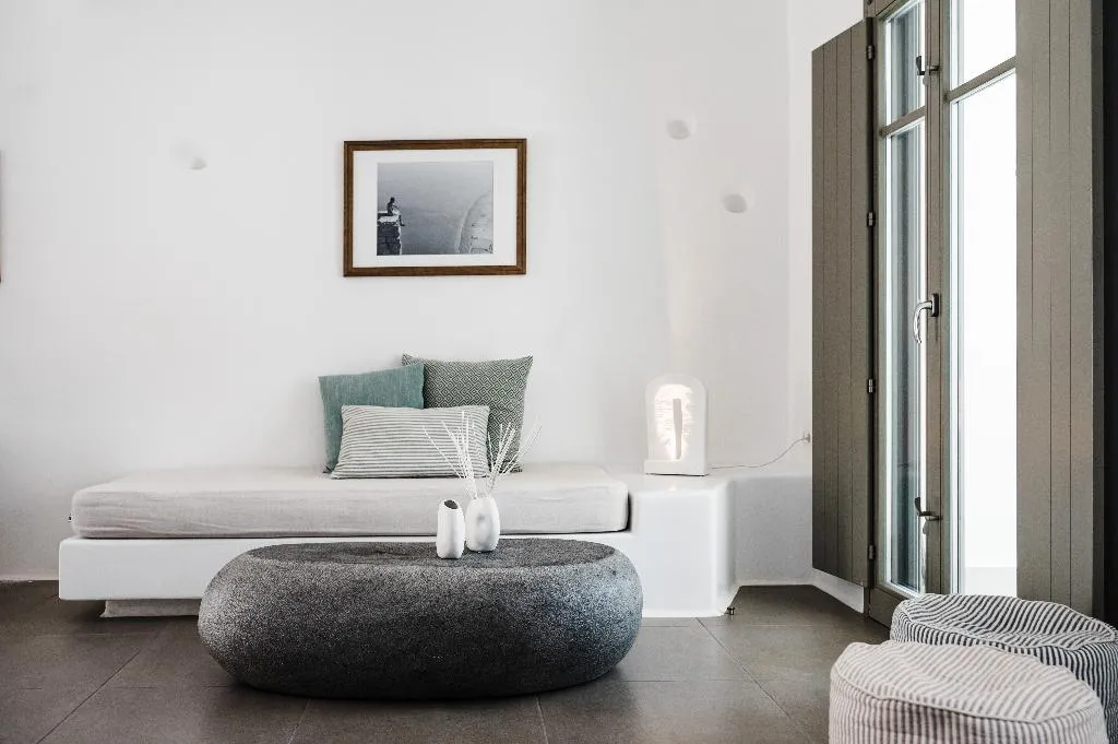 SUITE WITH PRIVATE POOL Room, Amphitrite Suites Santorini, Santorini