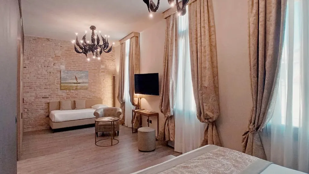 JUNIOR SUITE DELUXE Room, Hotel Aquarius Venice, Venice