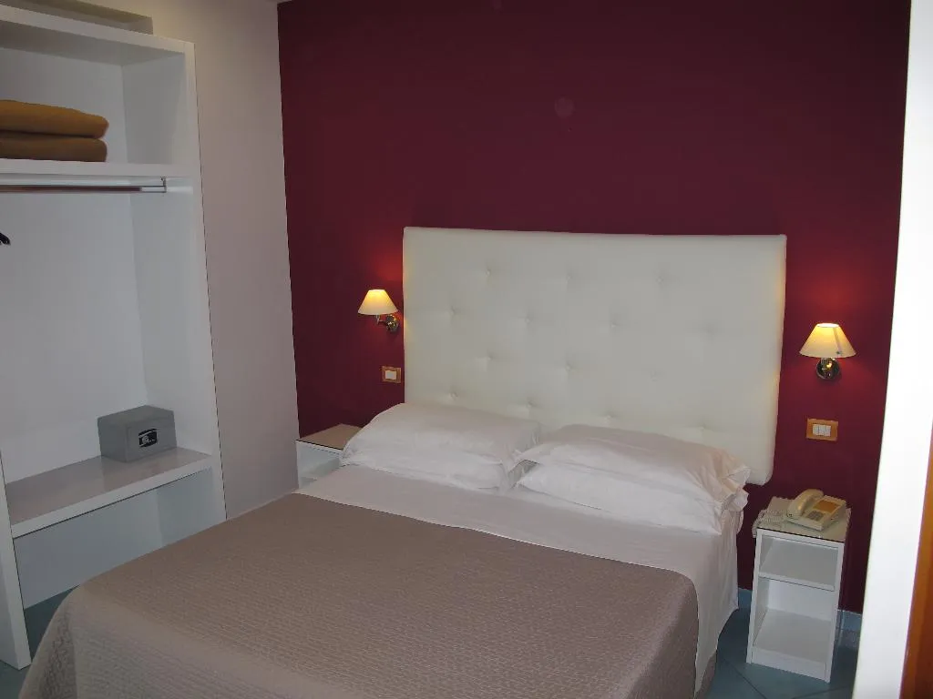 DOUBLE ECONOMY Room, Club Sorrento, Naples