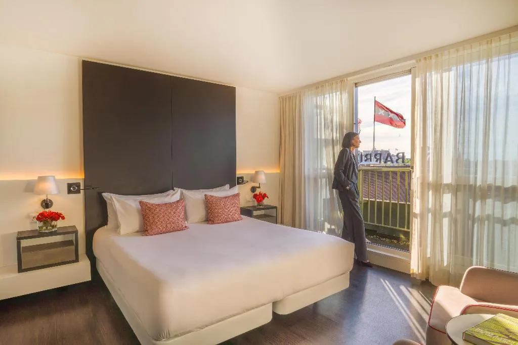 Room, NH Collection Amsterdam Barbizon Palace, Amsterdam