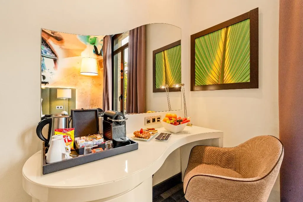 DOUBLE PREMIUM CITY VIEW Room, Hotel Indigo Barcelona Plaza Catalunya, Barcelona