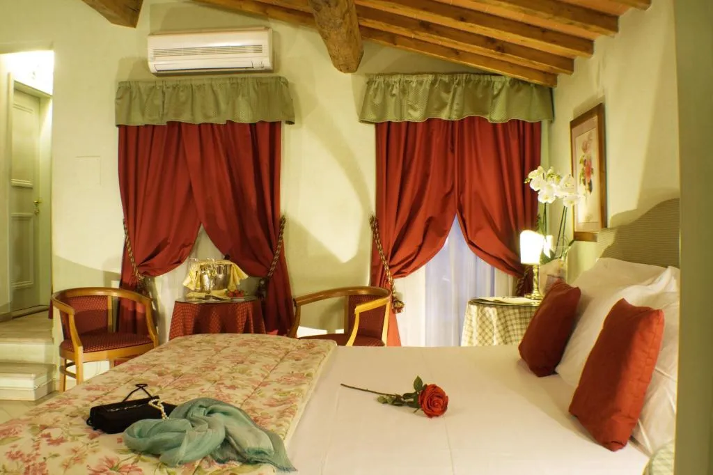 SUITE TWO BEDS Room, Together Florence Secret Nest, Florence