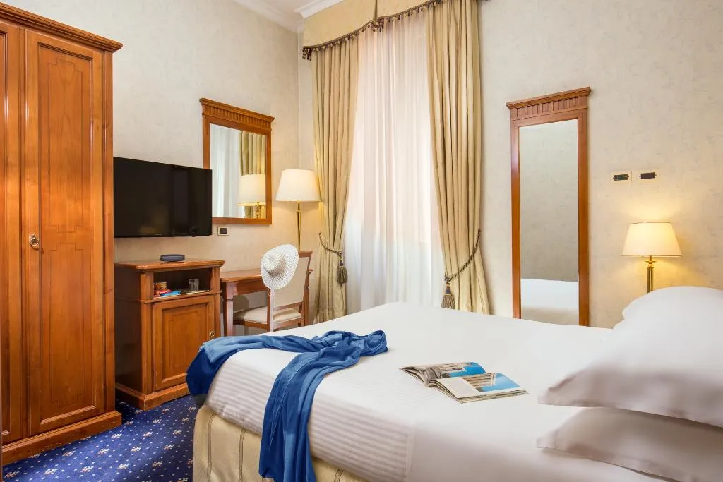 DOUBLE CLASSIC Room, UNA HOTELS Empire Roma, Rome