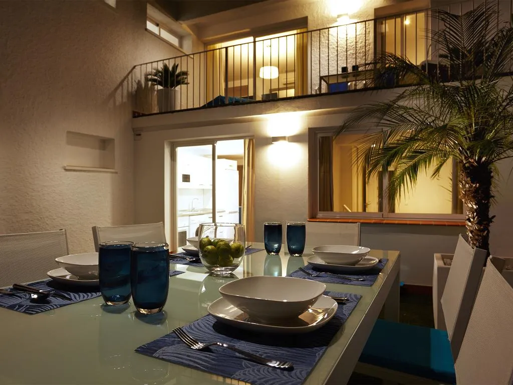 APARTMENT CAPACITY 7 Room, Livescape Soriano Suites, Costa Del Sol