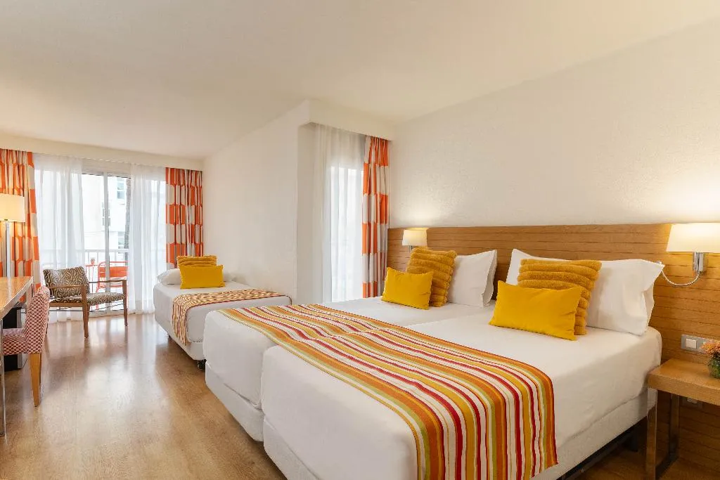 TRIPLE COMFORT Room, Hesperia Mallorca, Majorca
