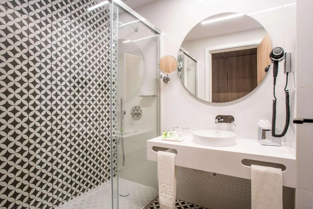 FAMILY ROOM CAPACITY 2 Room, NH Porto Jardim, Porto