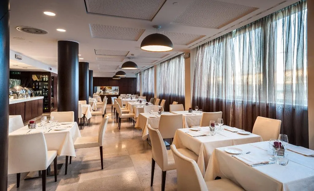 Restaurant, Crowne Plaza Milan City, Milan