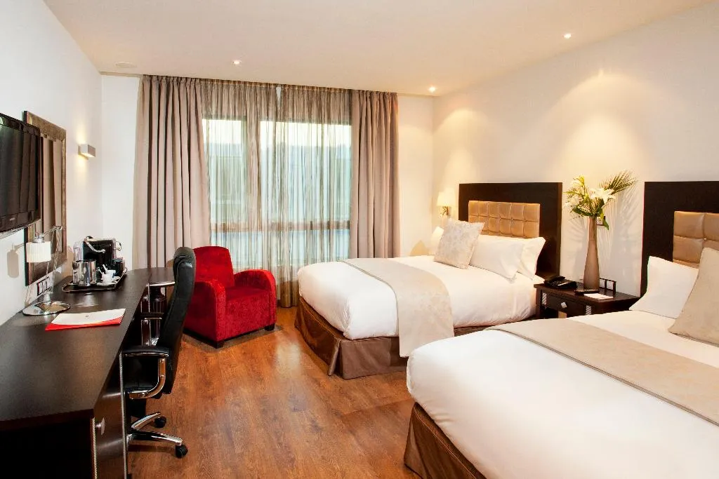 FAMILY ROOM STANDARD Room, Crowne Plaza Madrid Airport, Madrid