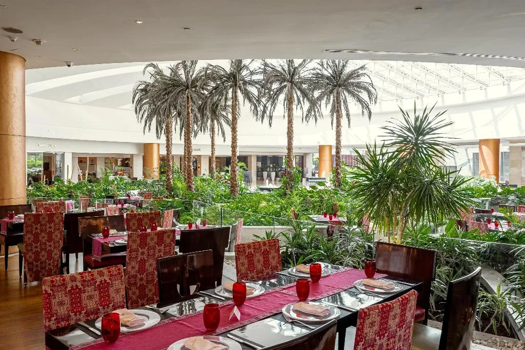 Restaurant, Hilton Cairo Heliopolis, Cairo
