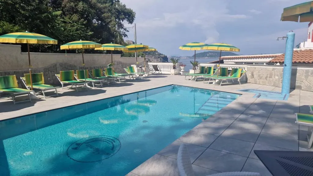 Pool, Da Maria, Naples