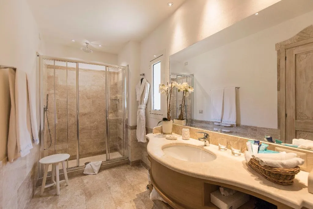 JUNIOR SUITE GARDEN VIEW Room, Grand Relais dei Nuraghi, Olbia