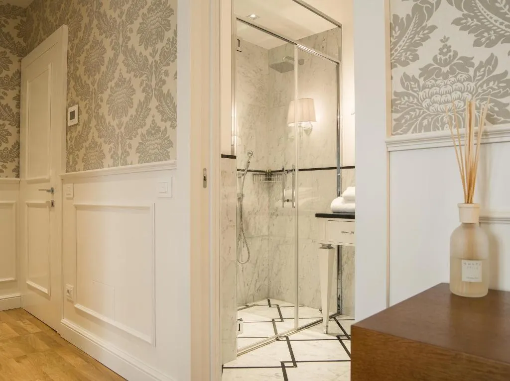 Room, Luxury Duomo Rooms, Milan