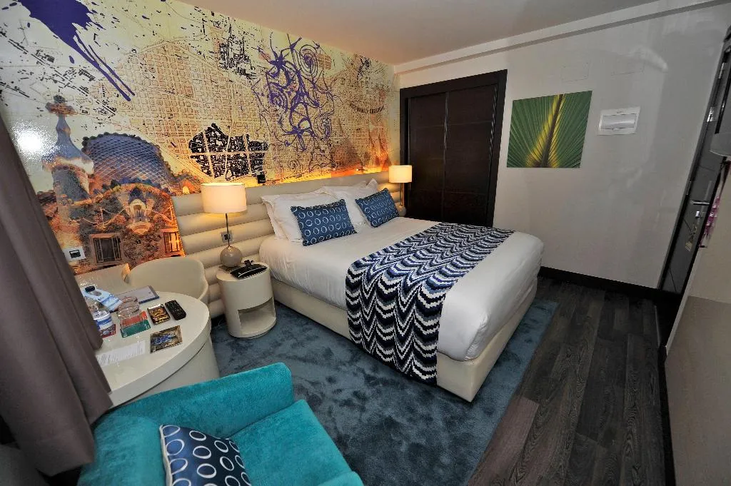 DOUBLE STANDARD Room, Hotel Indigo Barcelona Plaza Catalunya, Barcelona