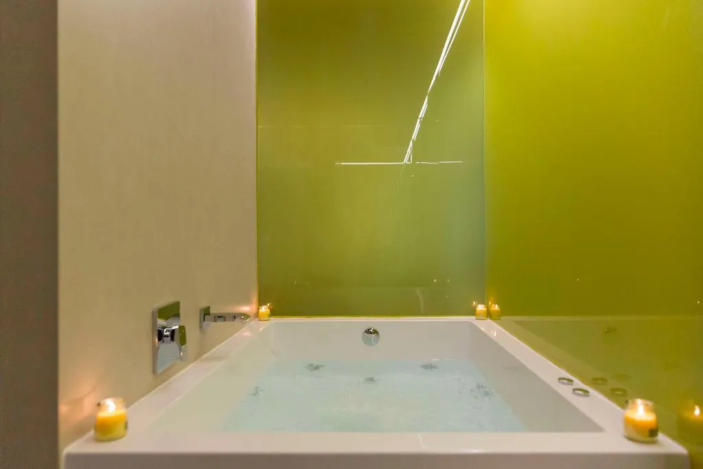 Room, Macia Sevilla Kubb, Seville