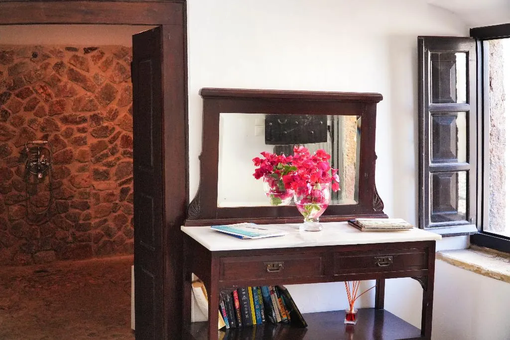 VILLA THREE BEDROOMS WITH PRIVATE POOL Room, Santorini Heritage Villas & Mansions, Santorini