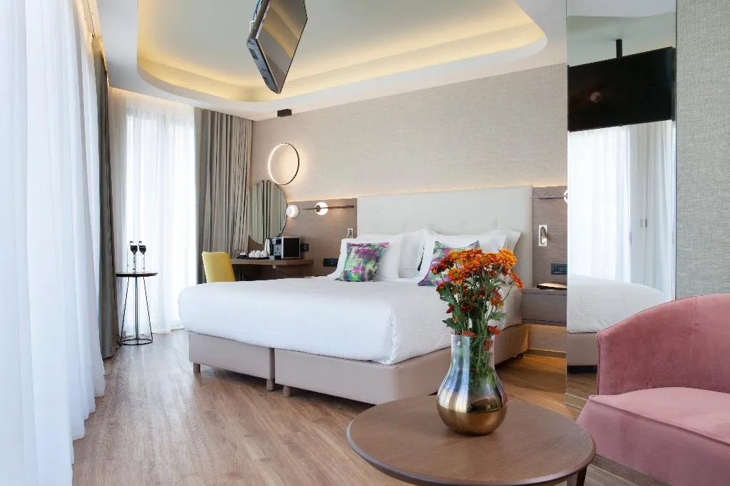 JUNIOR SUITE CITY VIEW Room, ZEUS Essence Wyndham Athens Residence, Athens