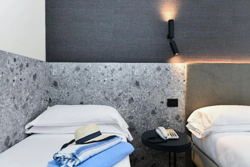 TRIPLE SUPERIOR Room, Eden Hotel, Venice
