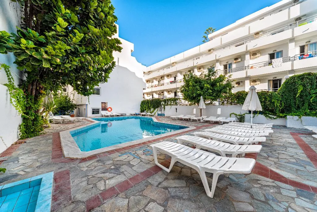 Pool, Iro, Crete