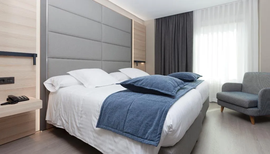 DOUBLE SINGLE USE DELUXE Room, Liabeny, Madrid