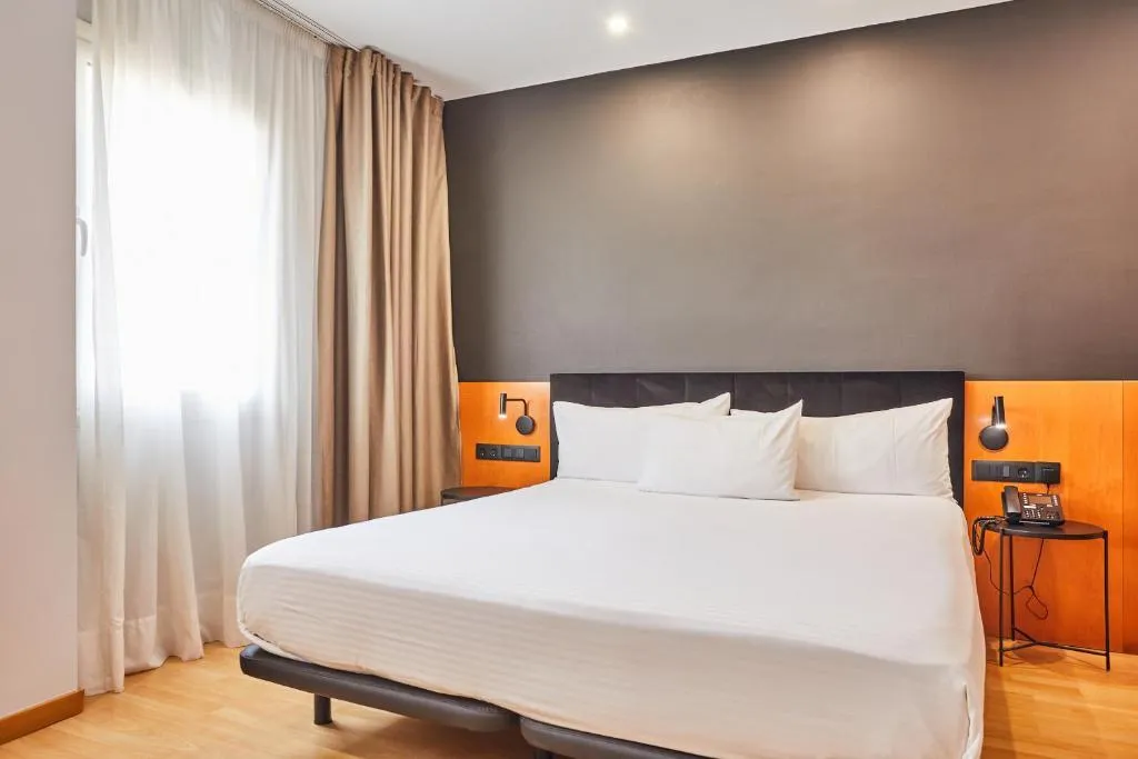 DOUBLE SINGLE USE CLUB Room, Silken St. Gervasi, Barcelona