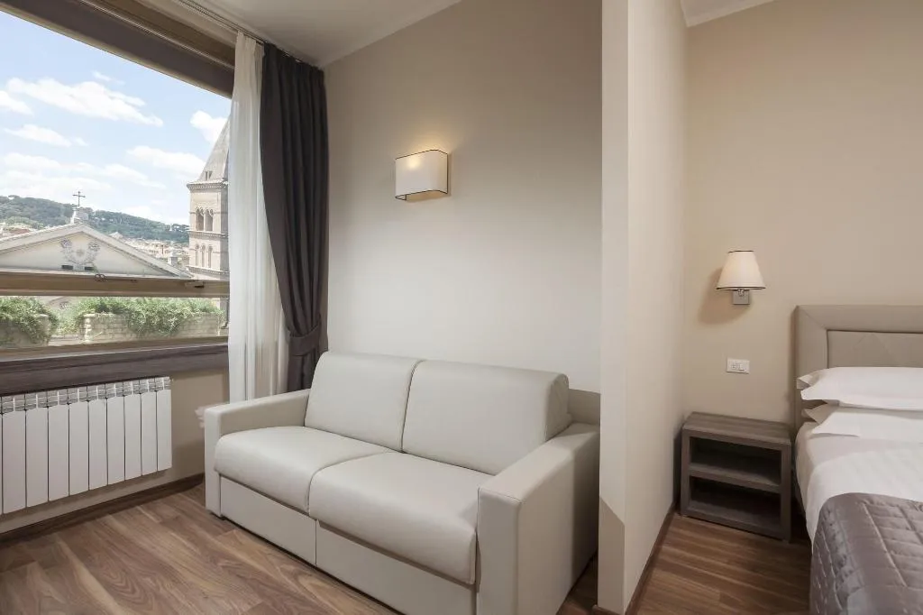 Room, Window On Rome, Rome