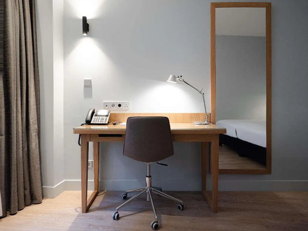 TWIN PREMIER Room, Swissotel Amsterdam, Amsterdam
