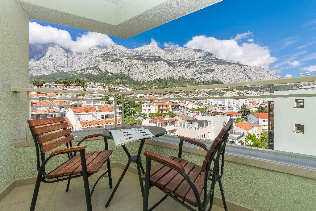 DOUBLE PARK VIEW WITH BALCONY Room, Park, Split