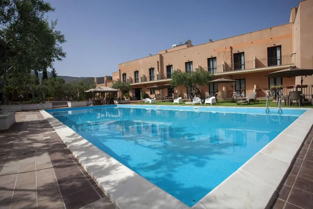 Pool, Achibea, Palermo