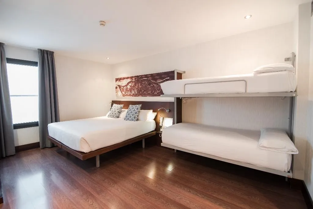 QUADRUPLE STANDARD Room, Petit Palace Marques Santa Ana, Seville