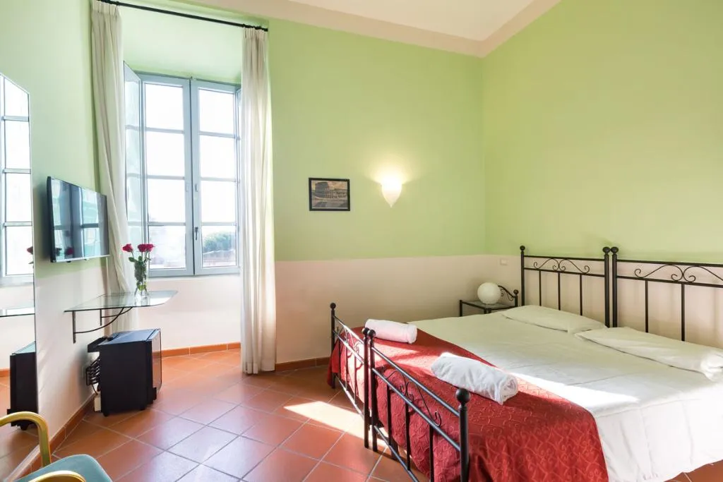 DOUBLE STANDARD Room, Domus Sessoriana, Naples