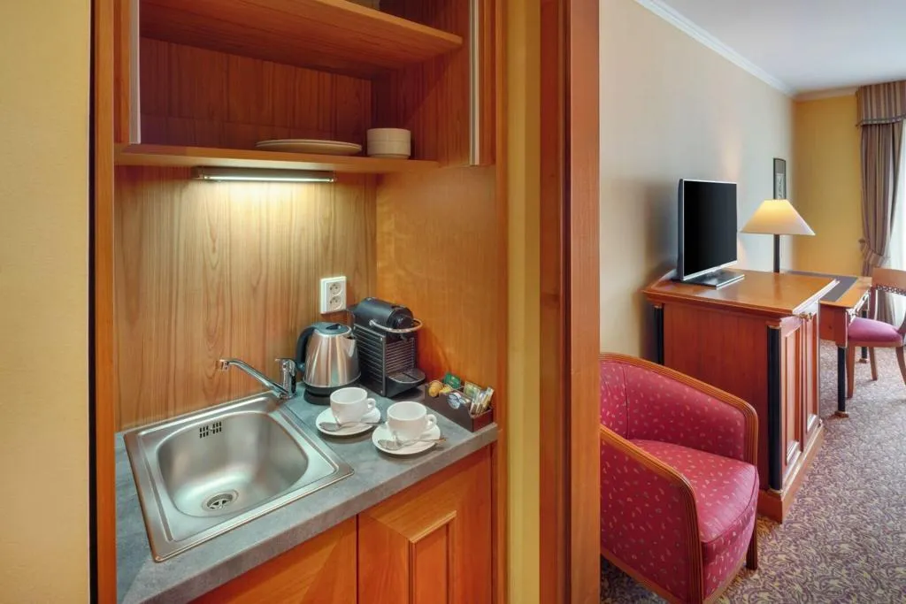 FAMILY ROOM KING SIZE BED Room, Hotel Savoy Prague, Prague