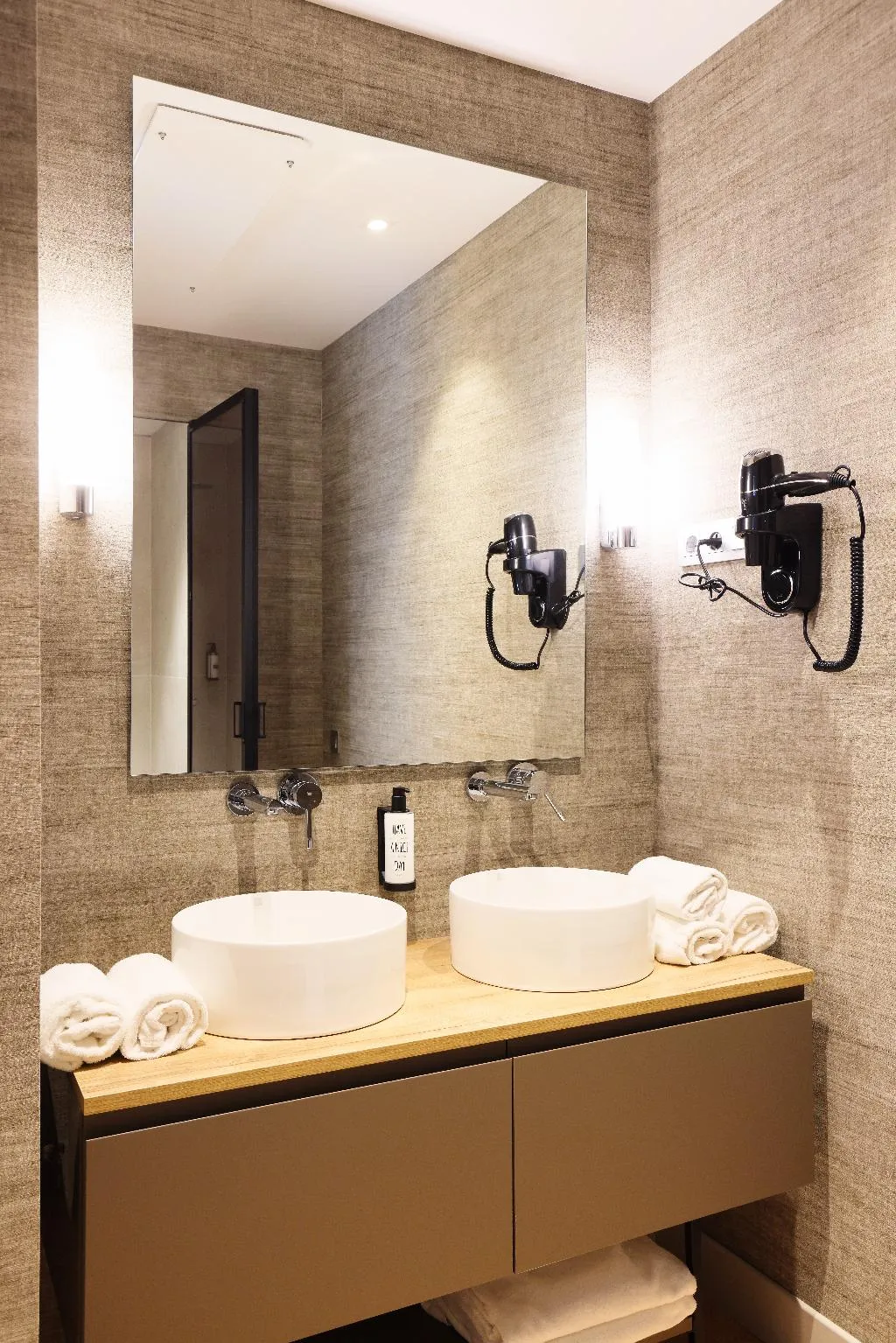 APARTMENT TWO BEDROOMS Room, THE APARTMENT by assethoteles, Madrid