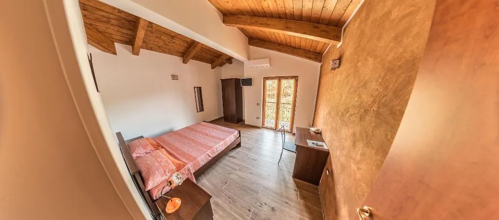 Room, La Mortella, Naples