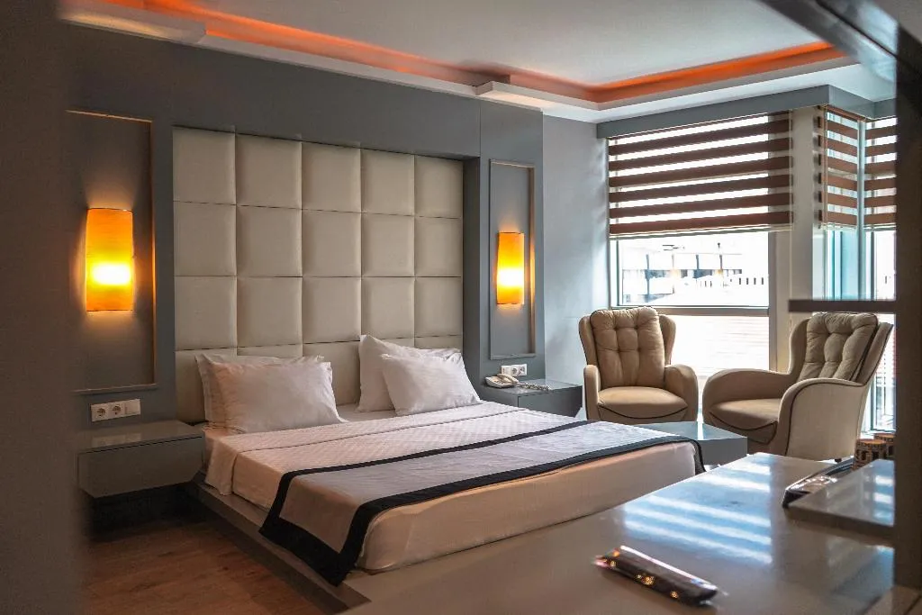 JUNIOR SUITE CITY VIEW Room, Pasaport Pier Hotel, Izmir