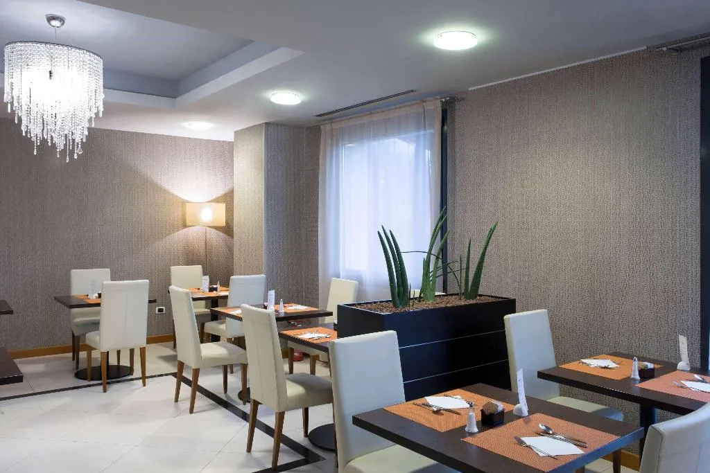 Restaurant, Dolce by Wyndham Milan Malpensa, Milan