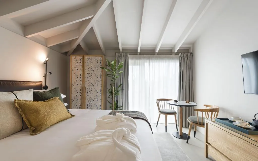 DOUBLE GARDEN VIEW ONE BEDROOM Room, Jardins Do Porto - By Unlock Hotels, Porto