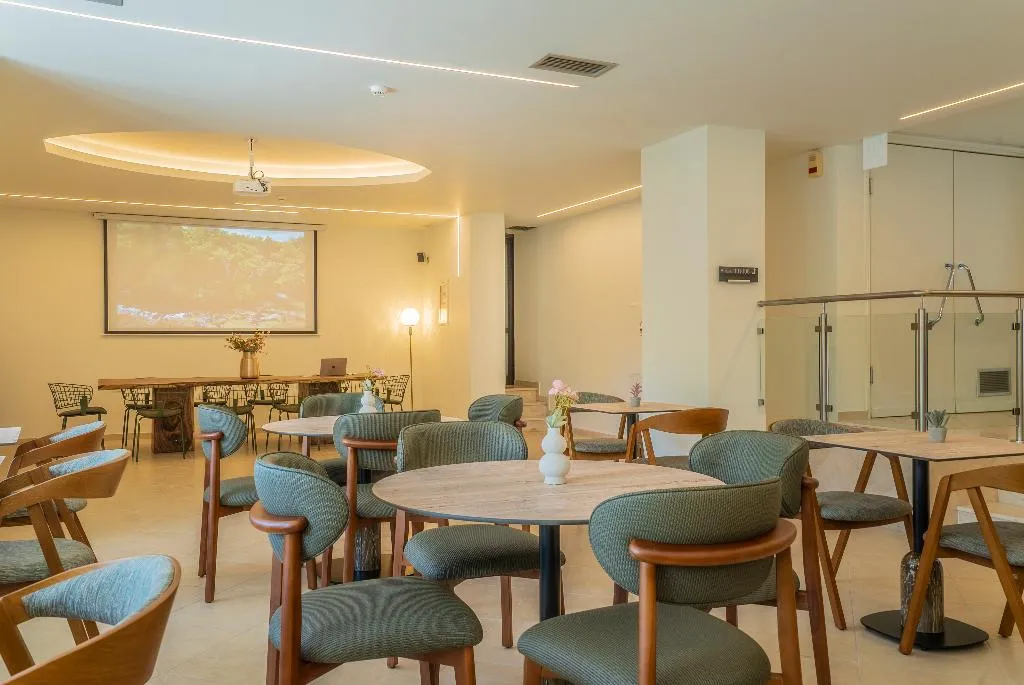 Lobby, Telesilla, Corfu