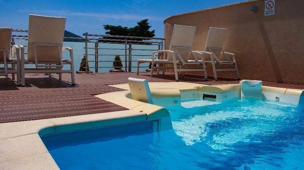 Pool, Berkeley, Dubrovnik