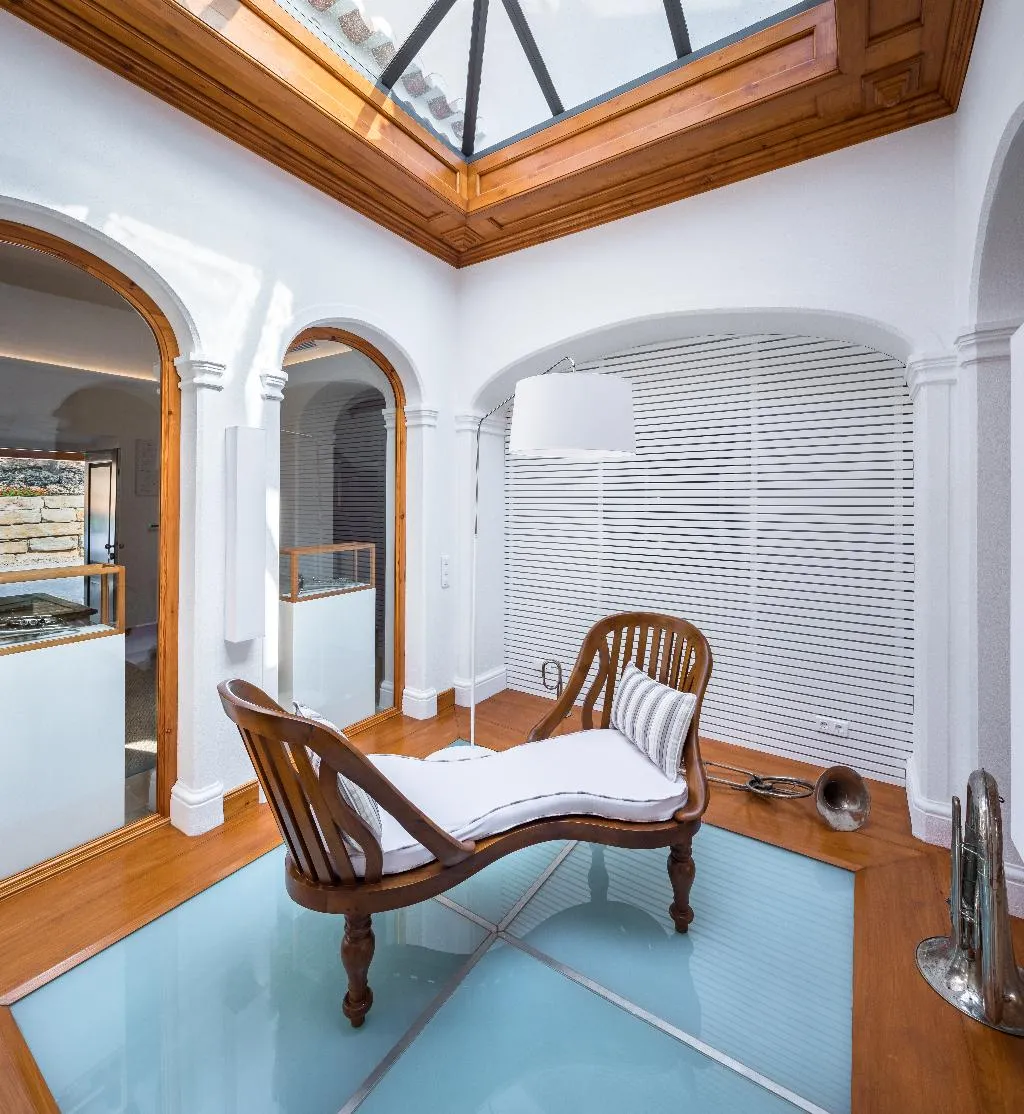 VILLA SEVEN BEDROOMS WITH PRIVATE POOL Room, Shantivillas, Algarve