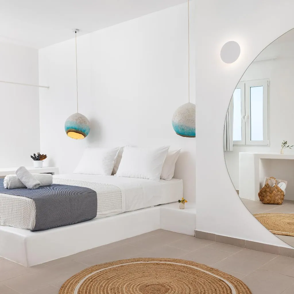 SUITE WITH JACUZZI WITH VIEWS Room, Voca Hotel & Suites, Santorini