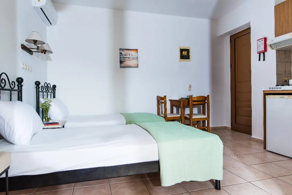 STUDIO CAPACITY 2 Room, Newcastle Studios, Crete
