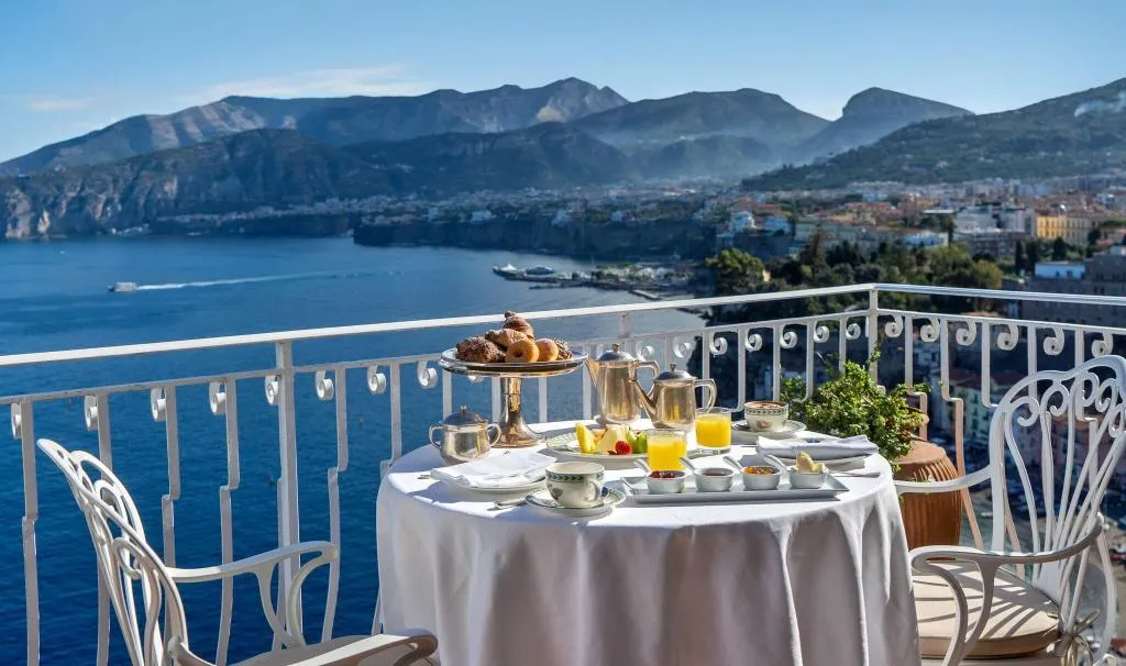 Restaurant, Belair, Naples