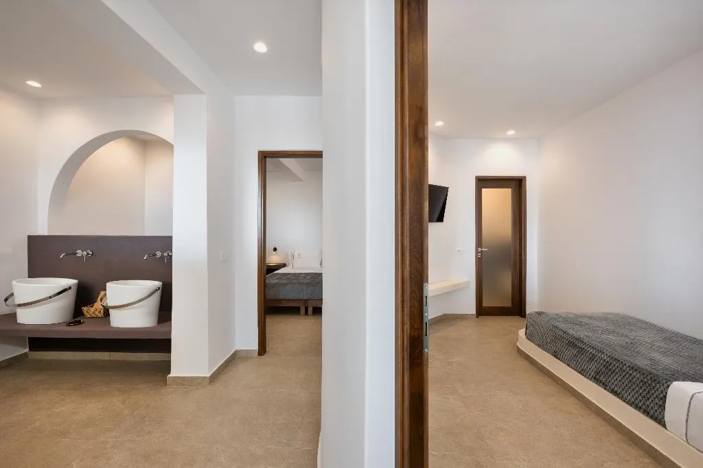 SUITE WITH VIEWS Room, Aelia Thalassa, Santorini