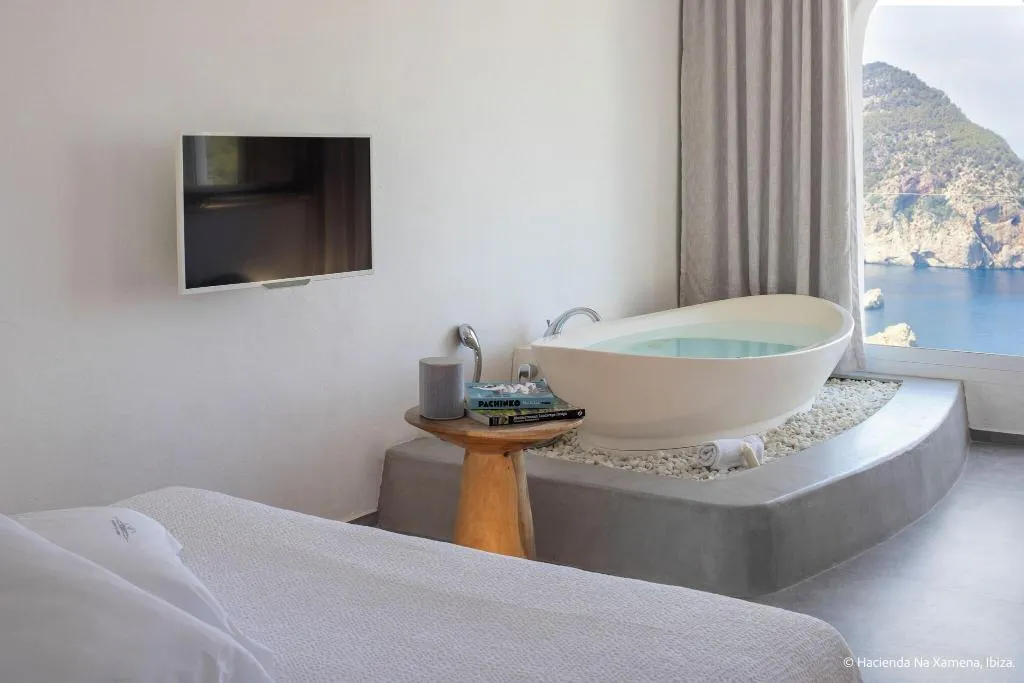 DOUBLE DELUXE SEA VIEW Room, Hacienda Na Xamena, Ibiza
