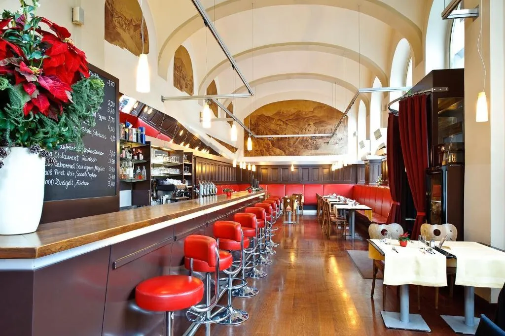 Bar, Regina, Vienna