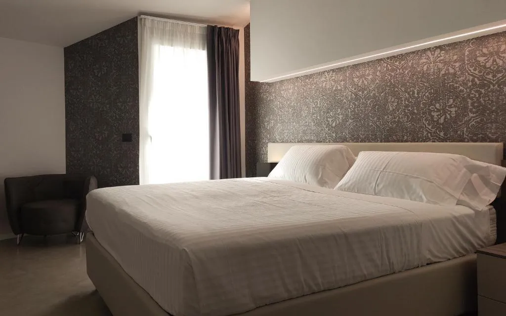 DOUBLE SINGLE USE SUPERIOR SEA VIEW Room, Grand Hotel Faraglioni, Catania